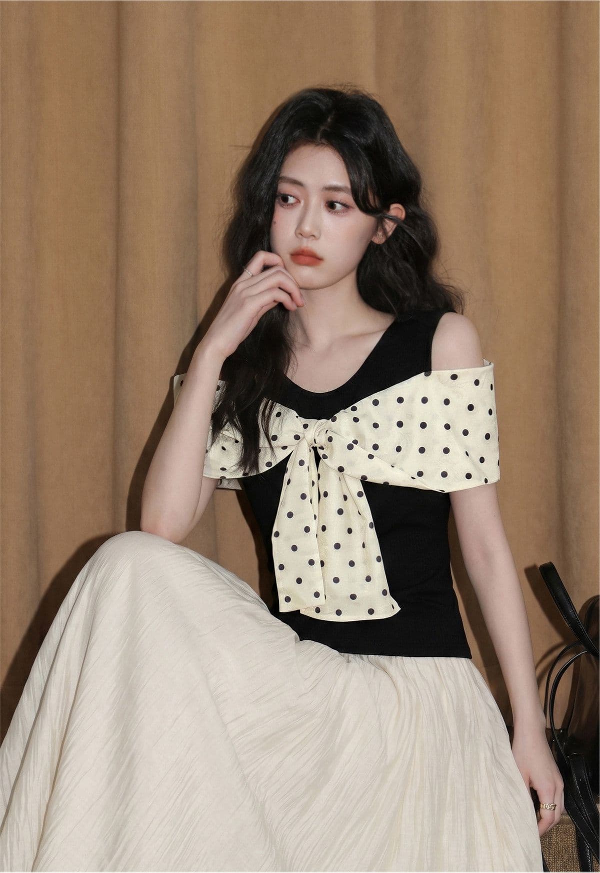 원본 자카드 사람들 면 프랑스식 검정색 도트 무늬 나비 매듭 반팔 티셔츠 오프숄더 맨위 여름 상세 이미지 2