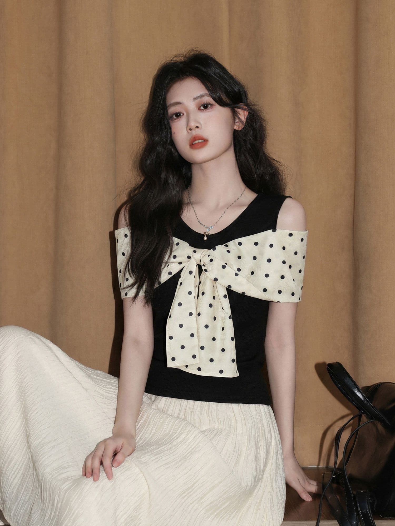 원본 자카드 사람들 면 프랑스식 검정색 도트 무늬 나비 매듭 반팔 티셔츠 오프숄더 맨위 여름 상세 이미지 5