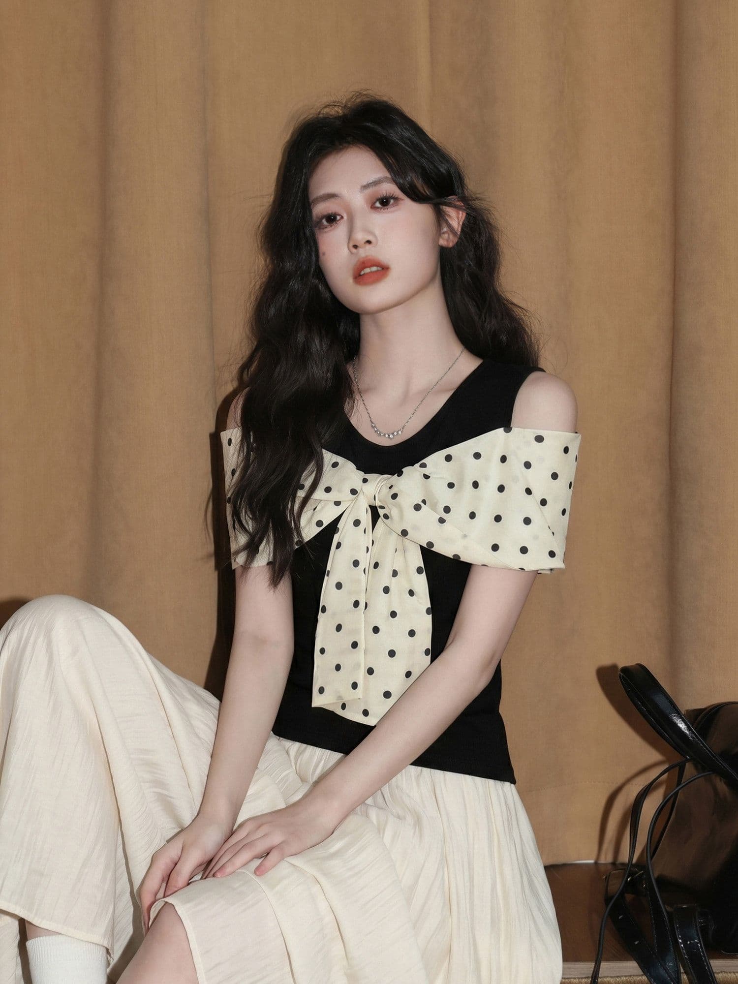 원본 자카드 사람들 면 프랑스식 검정색 도트 무늬 나비 매듭 반팔 티셔츠 오프숄더 맨위 여름 상세 이미지 8