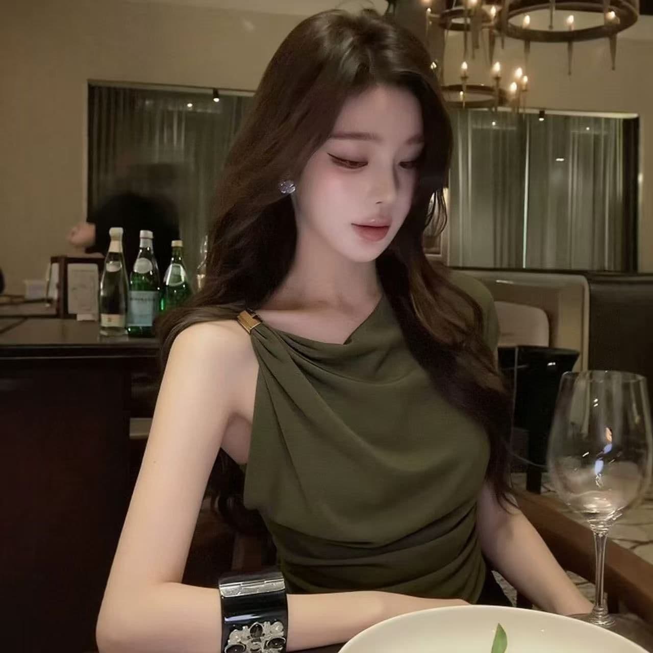 모달 260 그램 고유 한 비틀림 금속 버클 오프숄더 반팔 티셔츠 여성 작은 대중 디자인 센스 맨위 상세 이미지 1