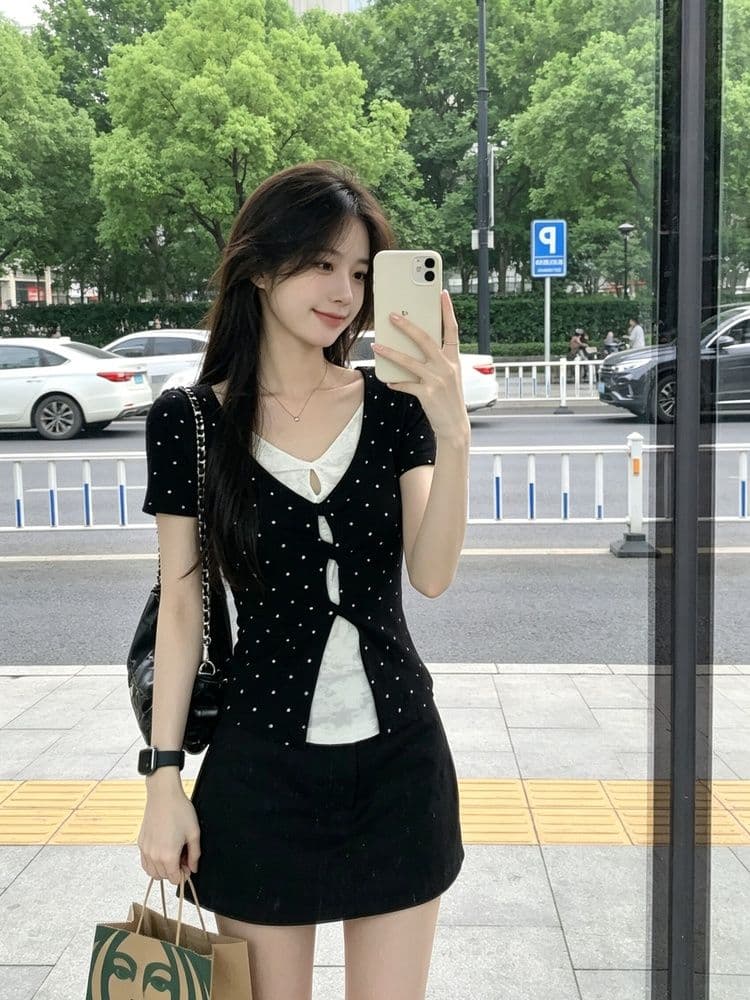 1 1 와 사고 방식 한 부서 핫걸 페이크 레이어드 도트 무늬 레이스 반팔 티셔츠 여성 여름 몸매 가꾸기 작은 대중 슬림해 보이는 맨위 상세 이미지 2