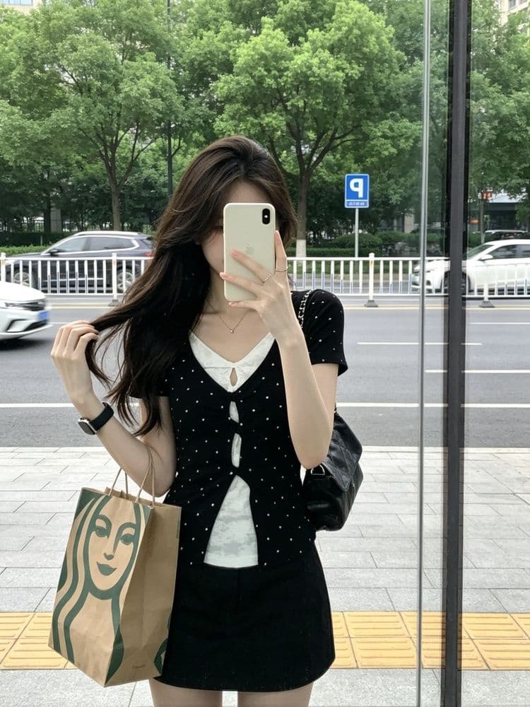 1 1 와 사고 방식 한 부서 핫걸 페이크 레이어드 도트 무늬 레이스 반팔 티셔츠 여성 여름 몸매 가꾸기 작은 대중 슬림해 보이는 맨위 상세 이미지 4