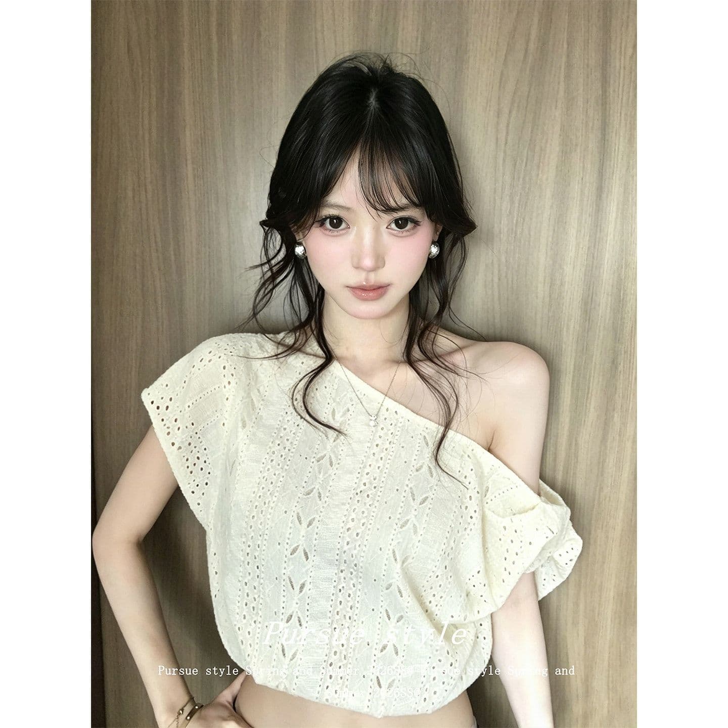 여성의 아파트 꿀 비스듬한 얼라이언스 한 부서 비스듬한 어깨 티셔츠 여성 여름 자카드 자수 비틀림 반팔 디자인 센스 오프숄더 맨위