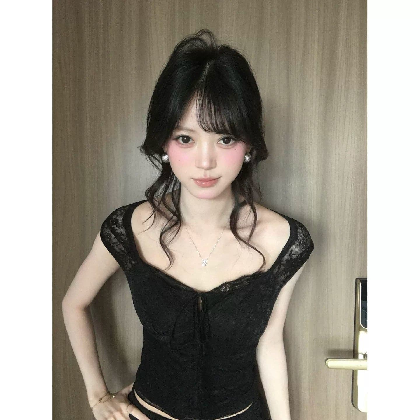 한 부서 레트로 나비 매듭 검정색 반팔 티셔츠 여성 여름 몸매 가꾸기 슬림해 보이는 디자인 센스 다용도 캐주얼 맨위 트렌디 이미지 3