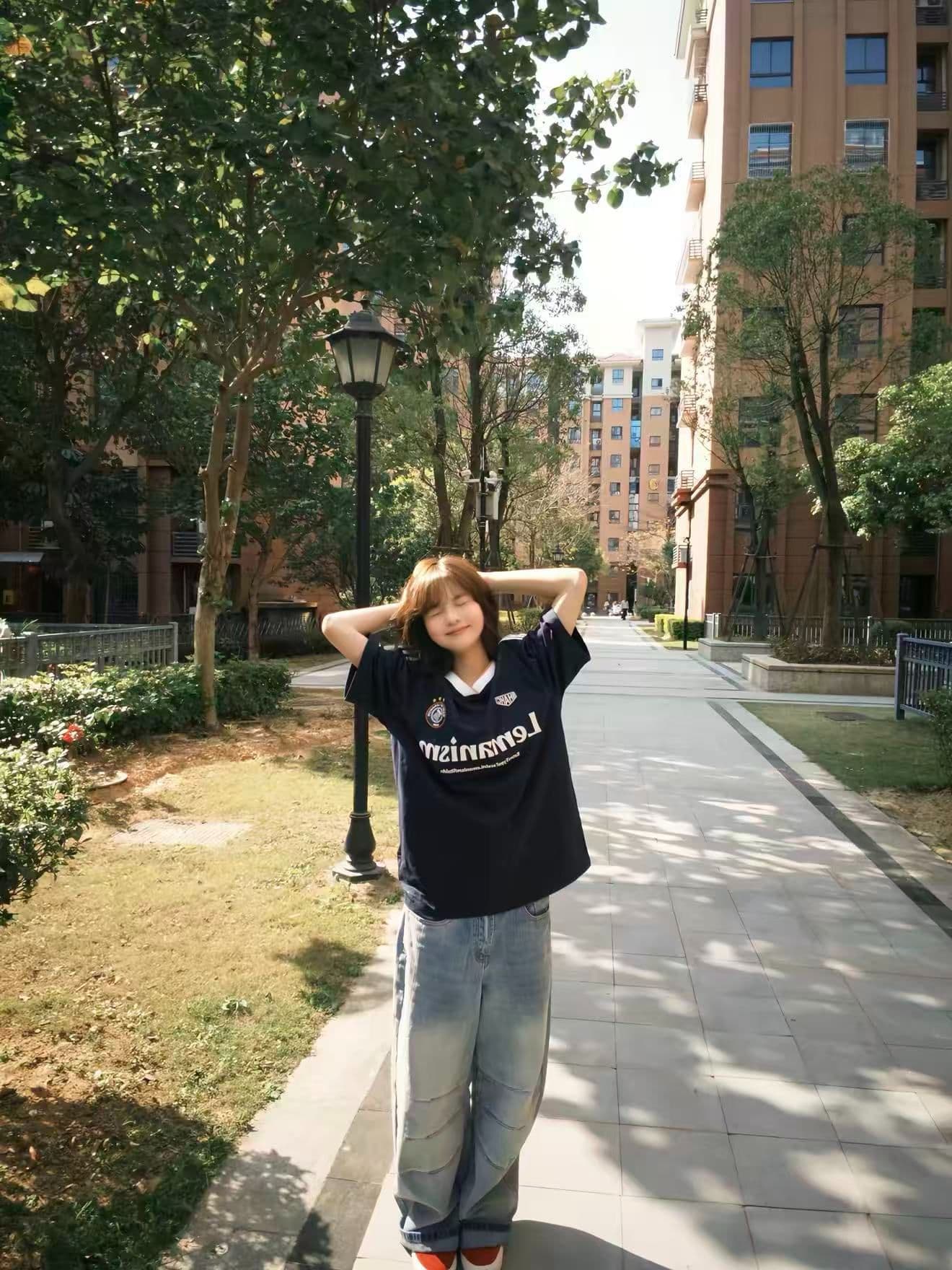 저지 원단 원본 솜씨 아메리칸 레트로 별 프린트 V넥 반팔 루즈핏 티셔츠 여름 남녀 커플 상세 이미지 15