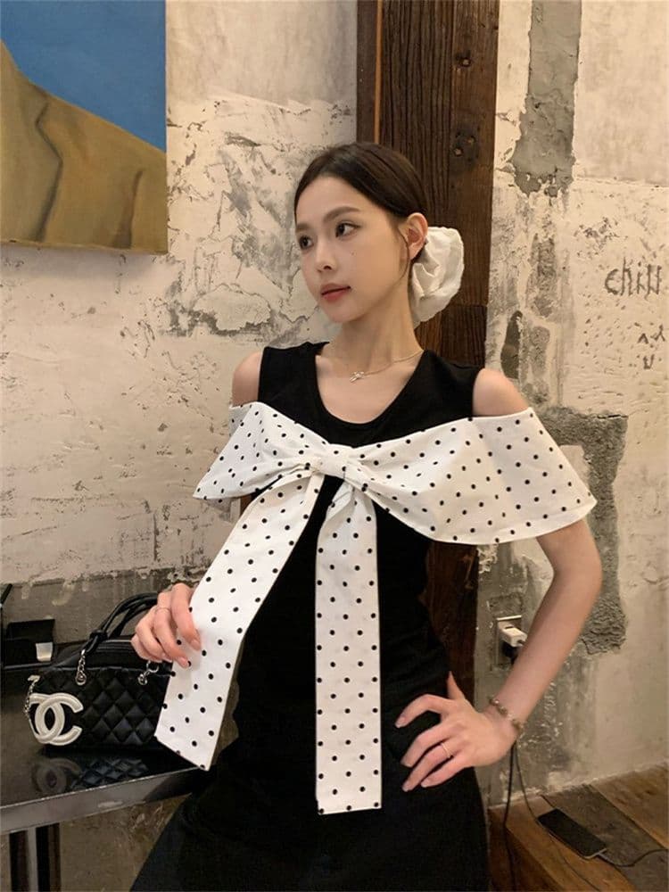 1 1 와 사고 방식 검정색 도트 무늬 페이크 레이어드 반팔 티셔츠 여성 여름 한 부서 몸매 가꾸기 나비 매듭 디자인 오프숄더 맨위 상세 이미지 11