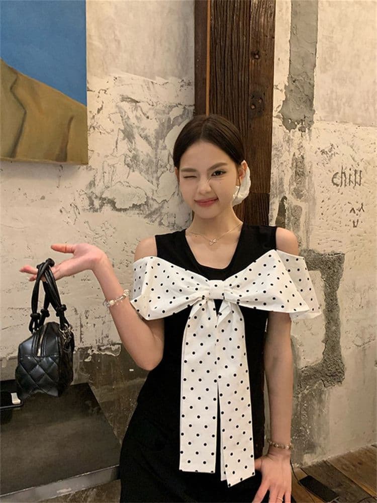 1 1 와 사고 방식 검정색 도트 무늬 페이크 레이어드 반팔 티셔츠 여성 여름 한 부서 몸매 가꾸기 나비 매듭 디자인 오프숄더 맨위 상세 이미지 16