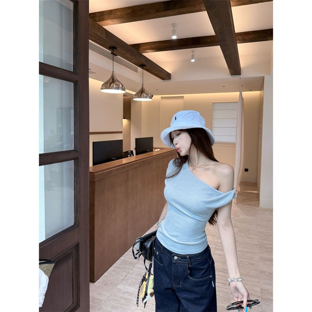 원본 원단 핫걸 비스듬한 어깨 반팔 티셔츠 여름 새로운 몸매 가꾸기 슬림해 보이는 오프숄더 맨위 여성 의류 이미지 3