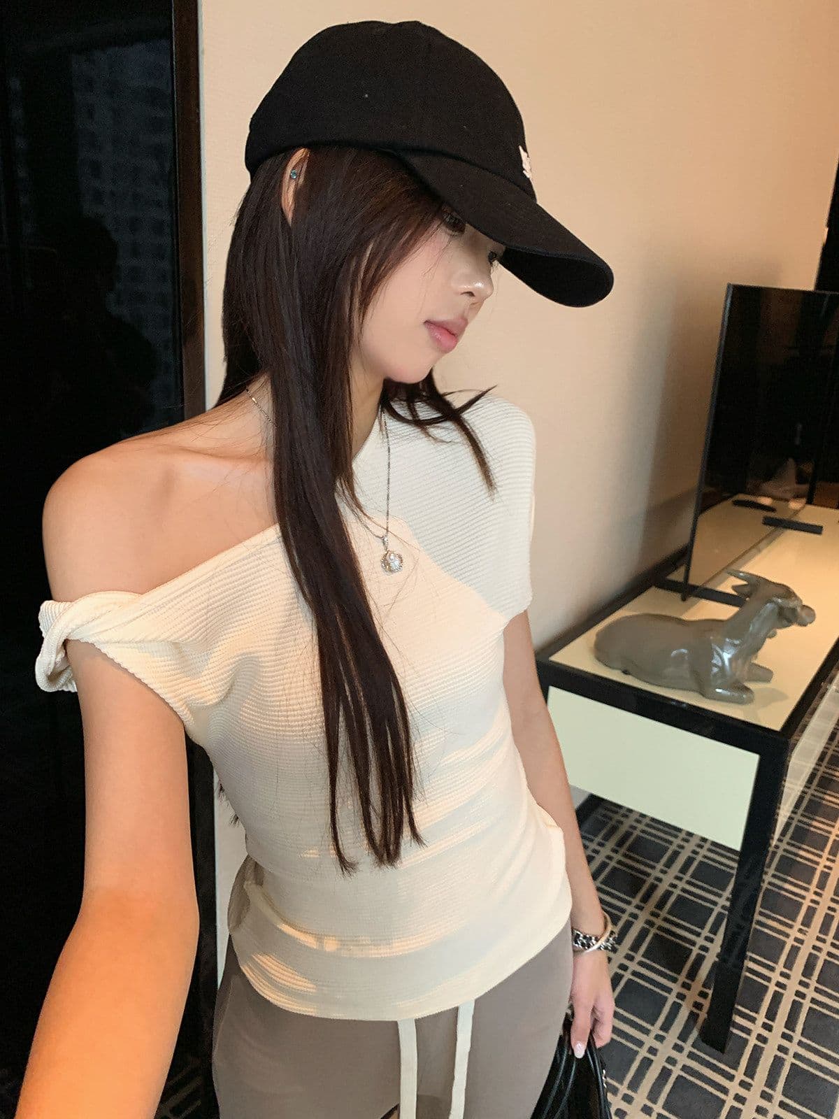원본 원단 핫걸 비스듬한 어깨 반팔 티셔츠 여름 새로운 몸매 가꾸기 슬림해 보이는 오프숄더 맨위 여성 의류 상세 이미지 6