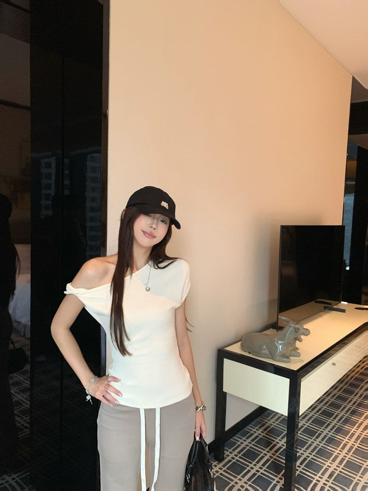 원본 원단 핫걸 비스듬한 어깨 반팔 티셔츠 여름 새로운 몸매 가꾸기 슬림해 보이는 오프숄더 맨위 여성 의류 상세 이미지 8