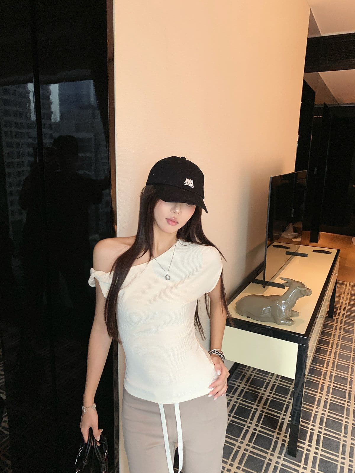 원본 원단 핫걸 비스듬한 어깨 반팔 티셔츠 여름 새로운 몸매 가꾸기 슬림해 보이는 오프숄더 맨위 여성 의류 상세 이미지 10