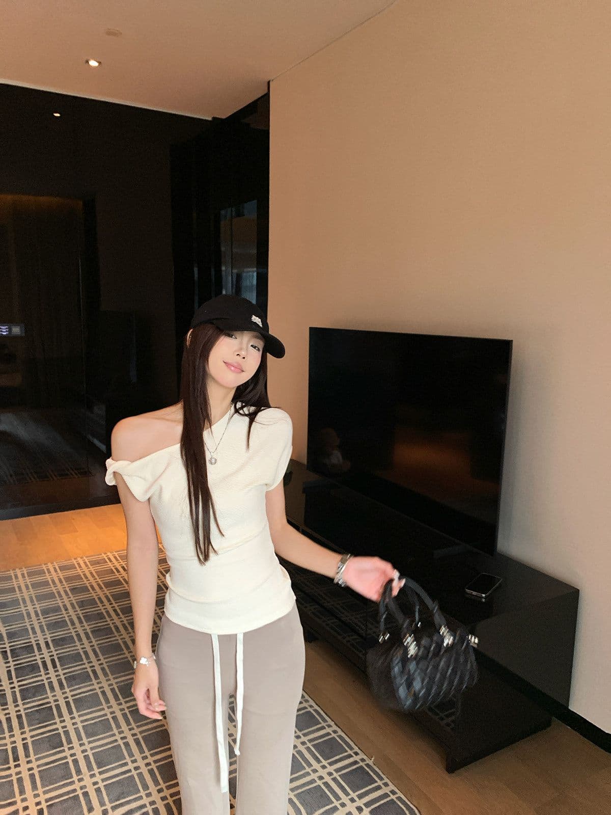 원본 원단 핫걸 비스듬한 어깨 반팔 티셔츠 여름 새로운 몸매 가꾸기 슬림해 보이는 오프숄더 맨위 여성 의류 상세 이미지 11