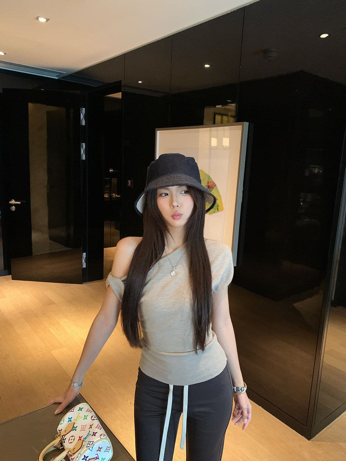 원본 원단 핫걸 비스듬한 어깨 반팔 티셔츠 여름 새로운 몸매 가꾸기 슬림해 보이는 오프숄더 맨위 여성 의류 상세 이미지 14