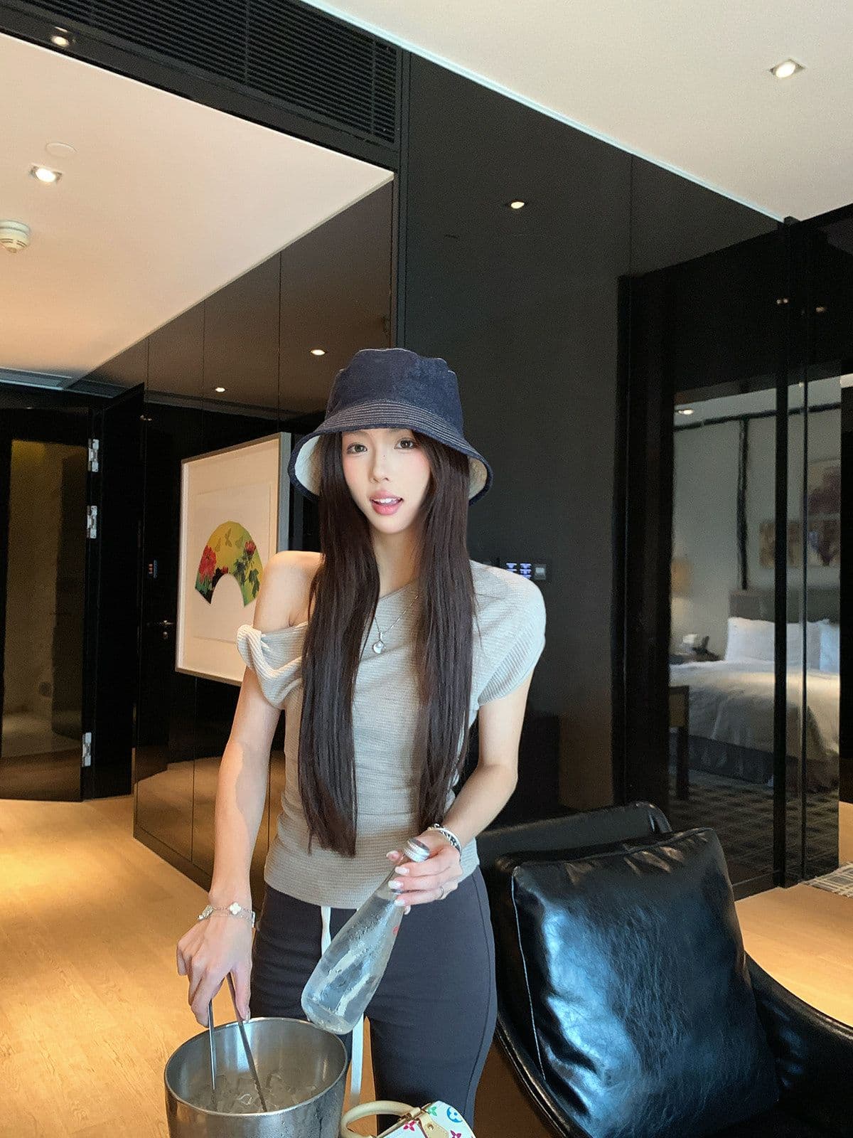 원본 원단 핫걸 비스듬한 어깨 반팔 티셔츠 여름 새로운 몸매 가꾸기 슬림해 보이는 오프숄더 맨위 여성 의류 상세 이미지 16