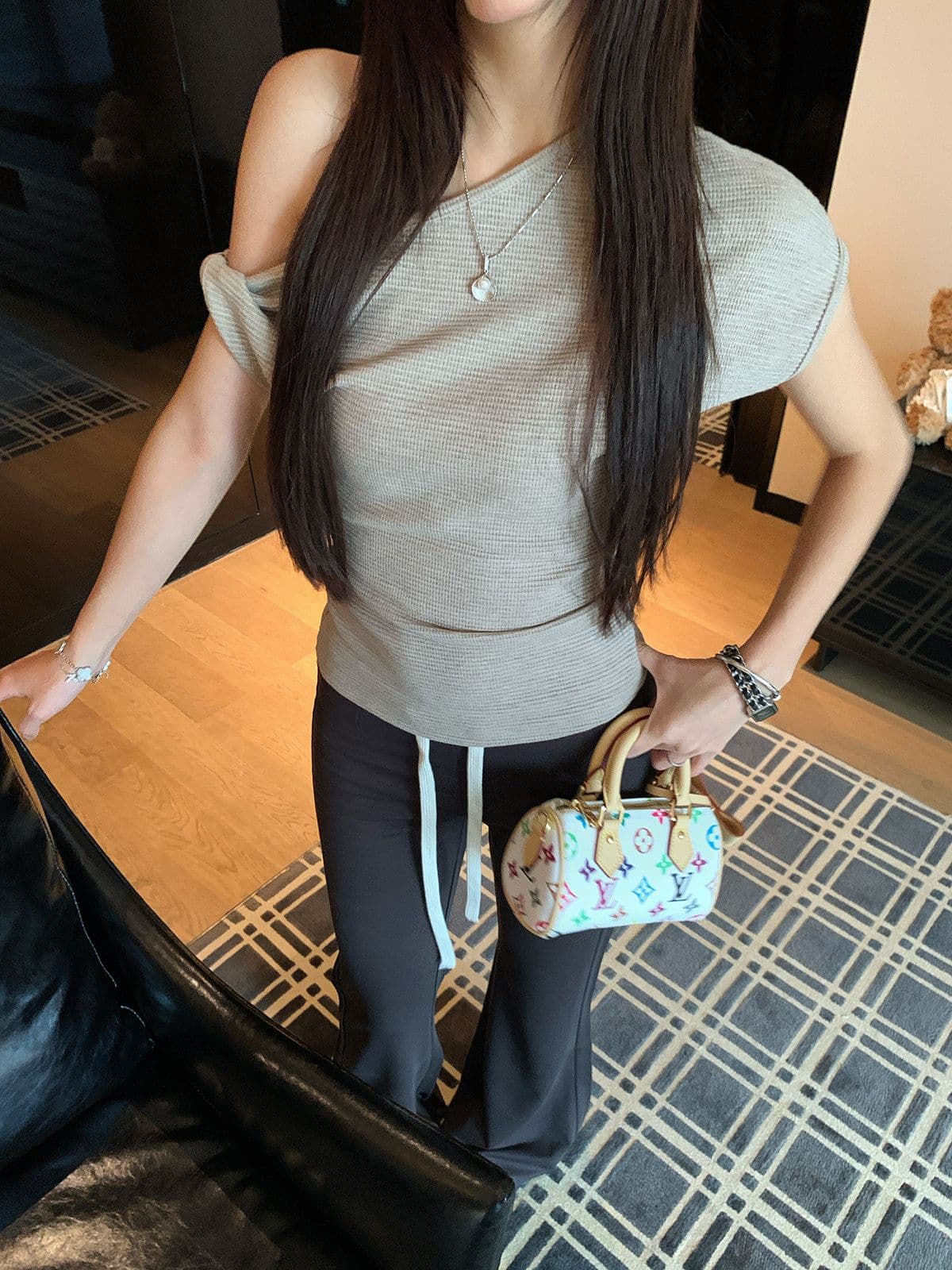 원본 원단 핫걸 비스듬한 어깨 반팔 티셔츠 여름 새로운 몸매 가꾸기 슬림해 보이는 오프숄더 맨위 여성 의류 상세 이미지 17