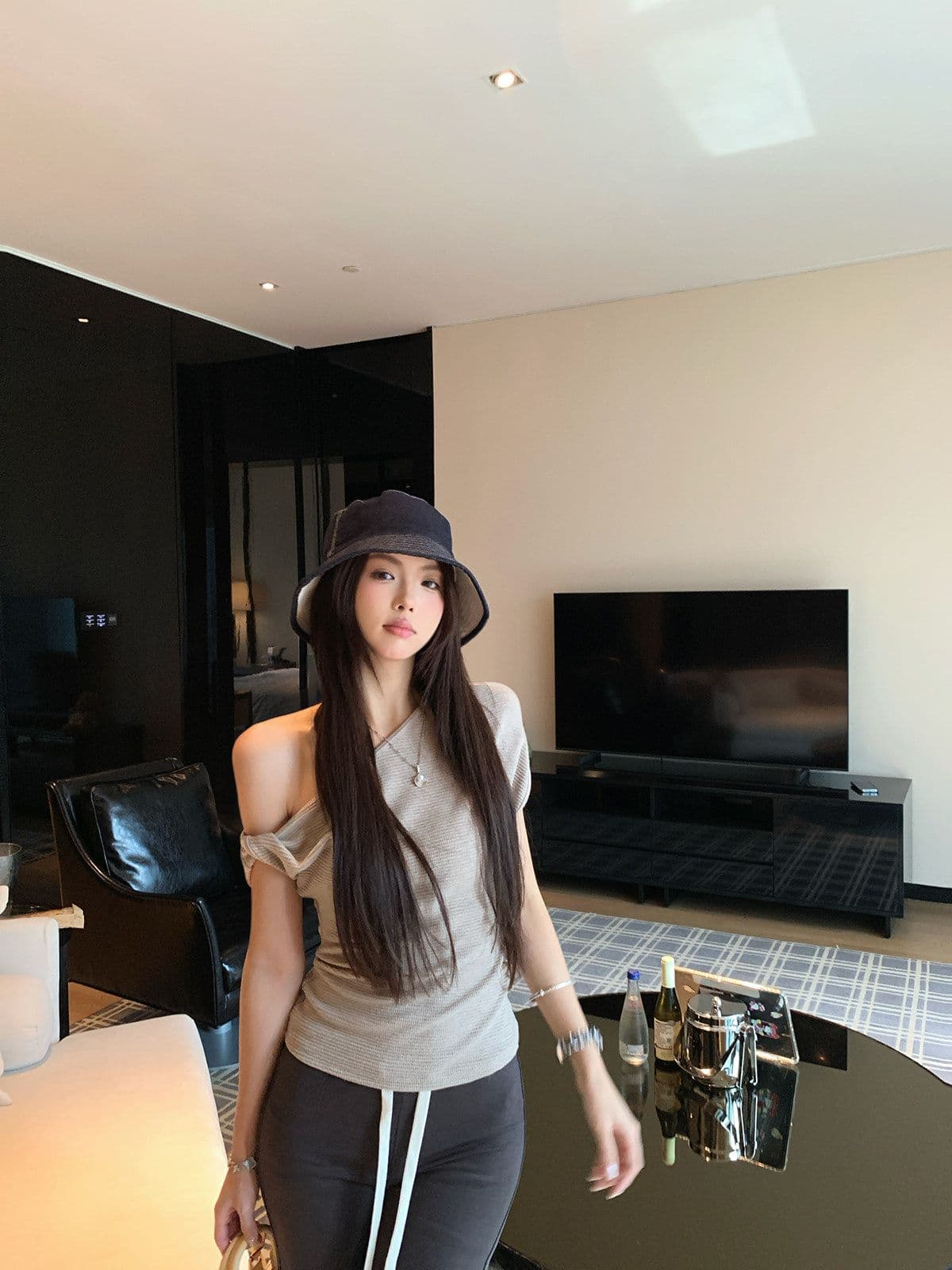 원본 원단 핫걸 비스듬한 어깨 반팔 티셔츠 여름 새로운 몸매 가꾸기 슬림해 보이는 오프숄더 맨위 여성 의류 상세 이미지 23