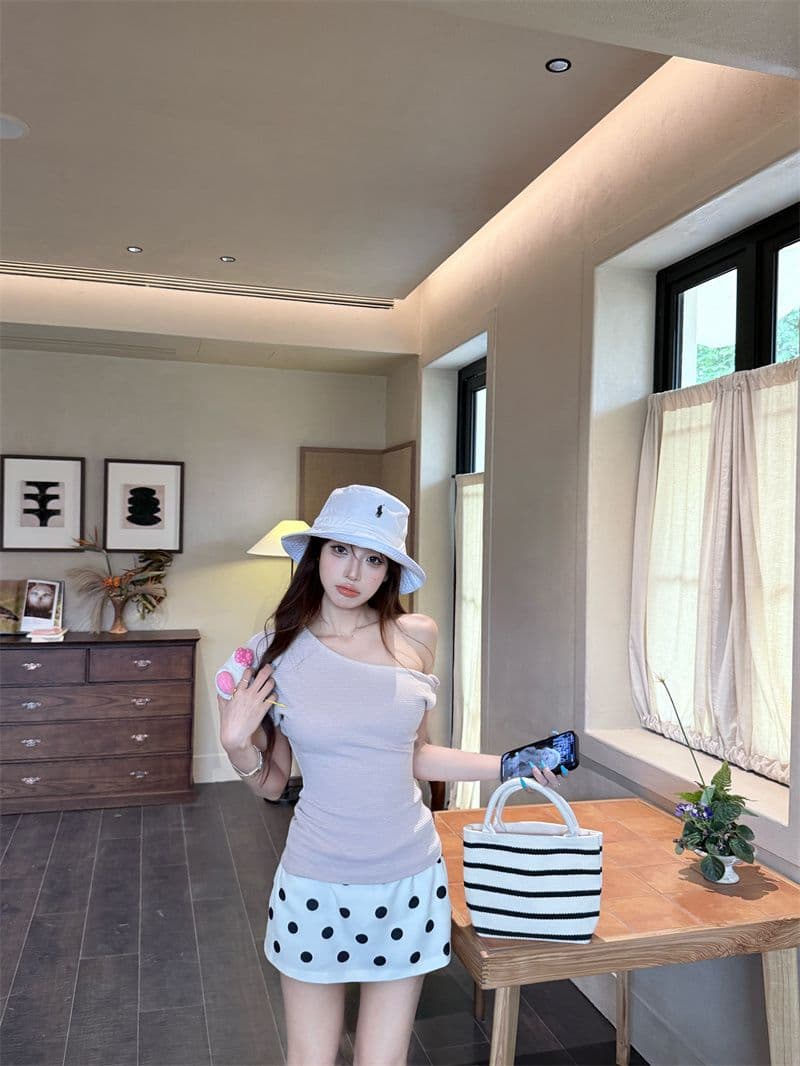 원본 원단 핫걸 비스듬한 어깨 반팔 티셔츠 여름 새로운 몸매 가꾸기 슬림해 보이는 오프숄더 맨위 여성 의류 상세 이미지 24