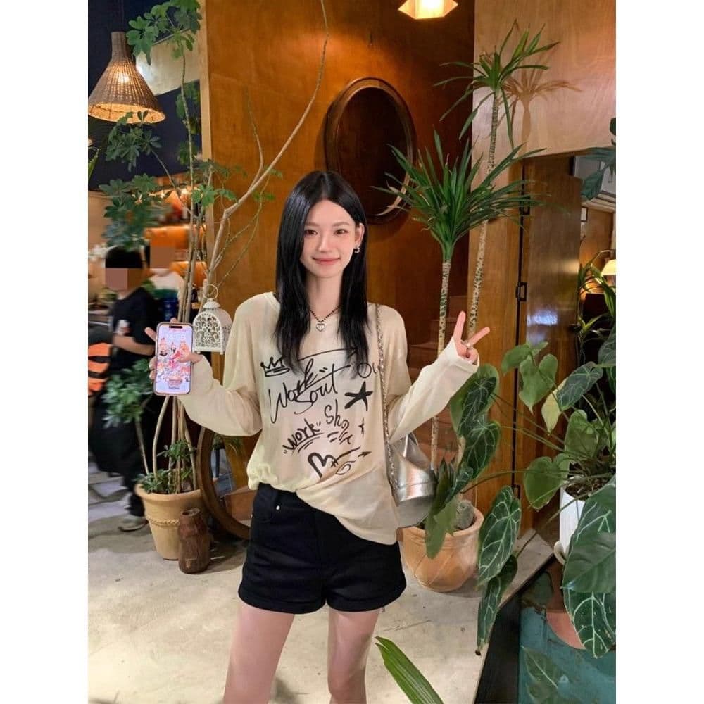 광저우 품질 얇은 스타일 자외선 차단 블라우스 루즈핏 여름 디자인 센스 아메리칸 재미있는 낙서 프린트 맨위
