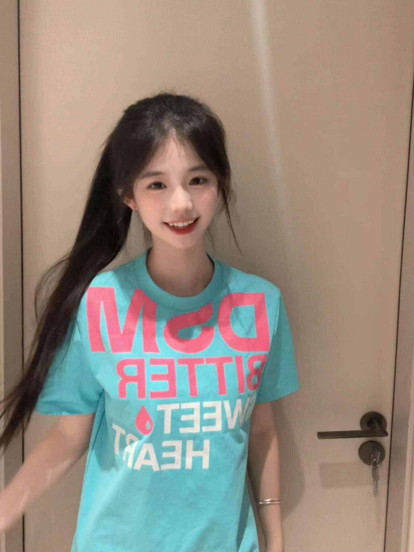 한 부서 레트로 패치워크 파란색 알파벳 반팔 티셔츠 여성 여름 몸매 가꾸기 슬림해 보이는 디자인 센스 다용도 캐주얼 맨위 상세 이미지 1