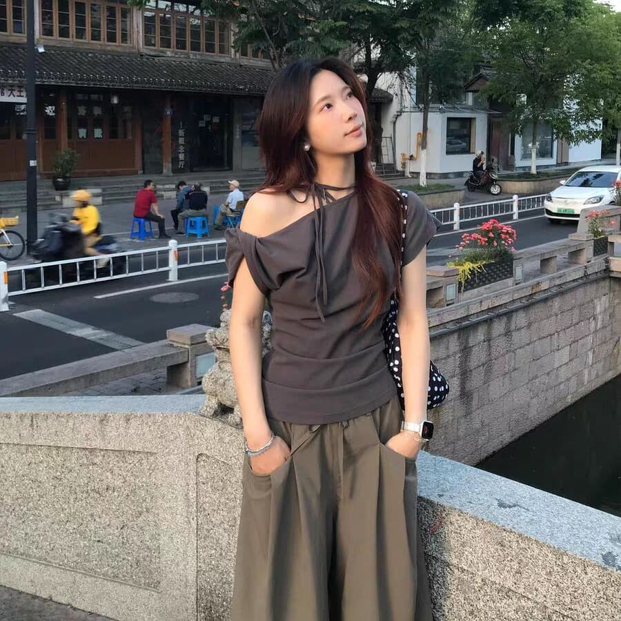 40 면 1 1 오스트리아 세대 서울 220 그램 이후 패키지 칼라 디자인 센스 작은 대중 비스듬한 어깨 비틀림 반팔