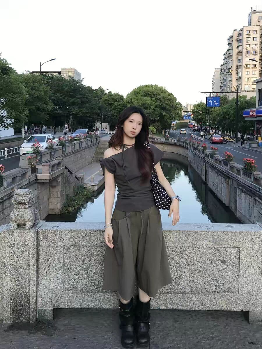 40 면 1 1 오스트리아 세대 서울 220 그램 이후 패키지 칼라 디자인 센스 작은 대중 비스듬한 어깨 비틀림 반팔 상세 이미지 1