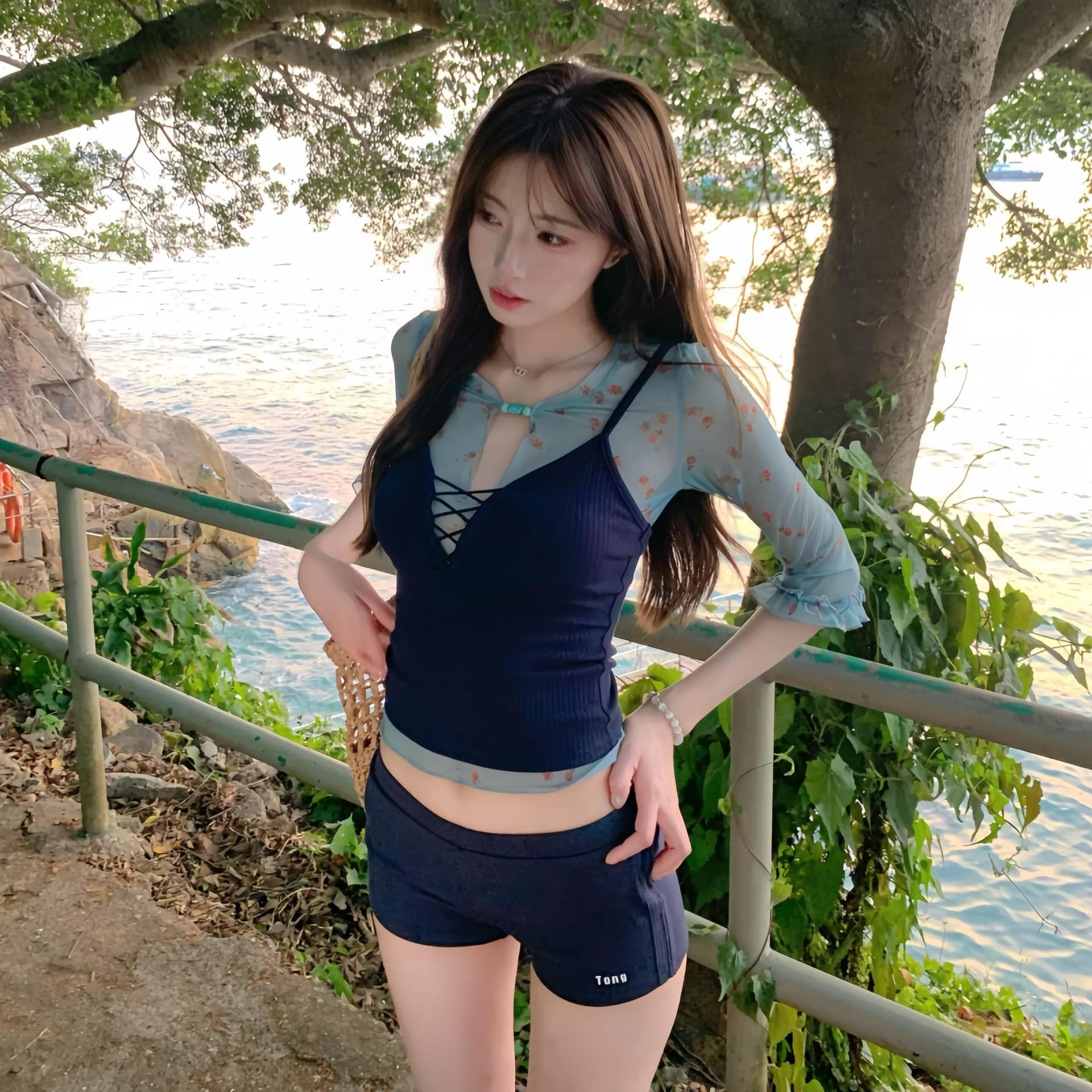 꽃무늬 망사 티셔츠 여성 몸매 가꾸기 슬림해 보이는 캐미솔 맨위 투피스 세트 상세 이미지 2