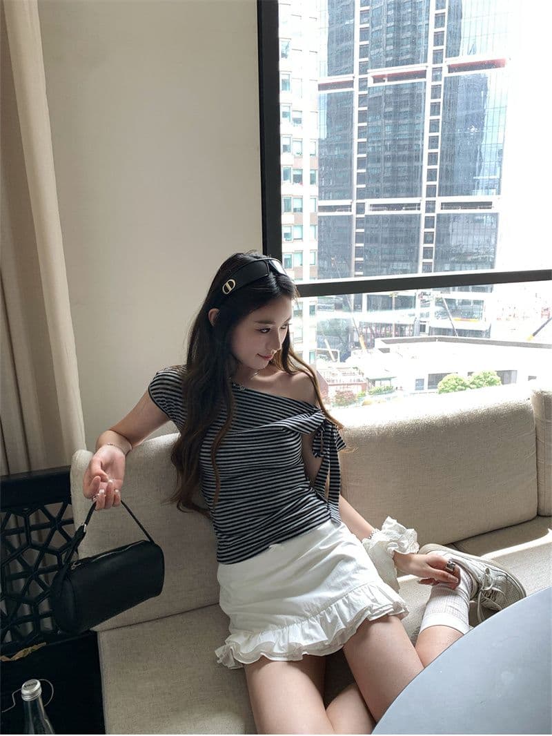 260 그램 1 1 인 면 일방적 인 스트랩 비스듬한 어깨 반팔 티셔츠 디자인 센스 몸매 가꾸기 품격 쇼트 스타일 맨위 상세 이미지 2