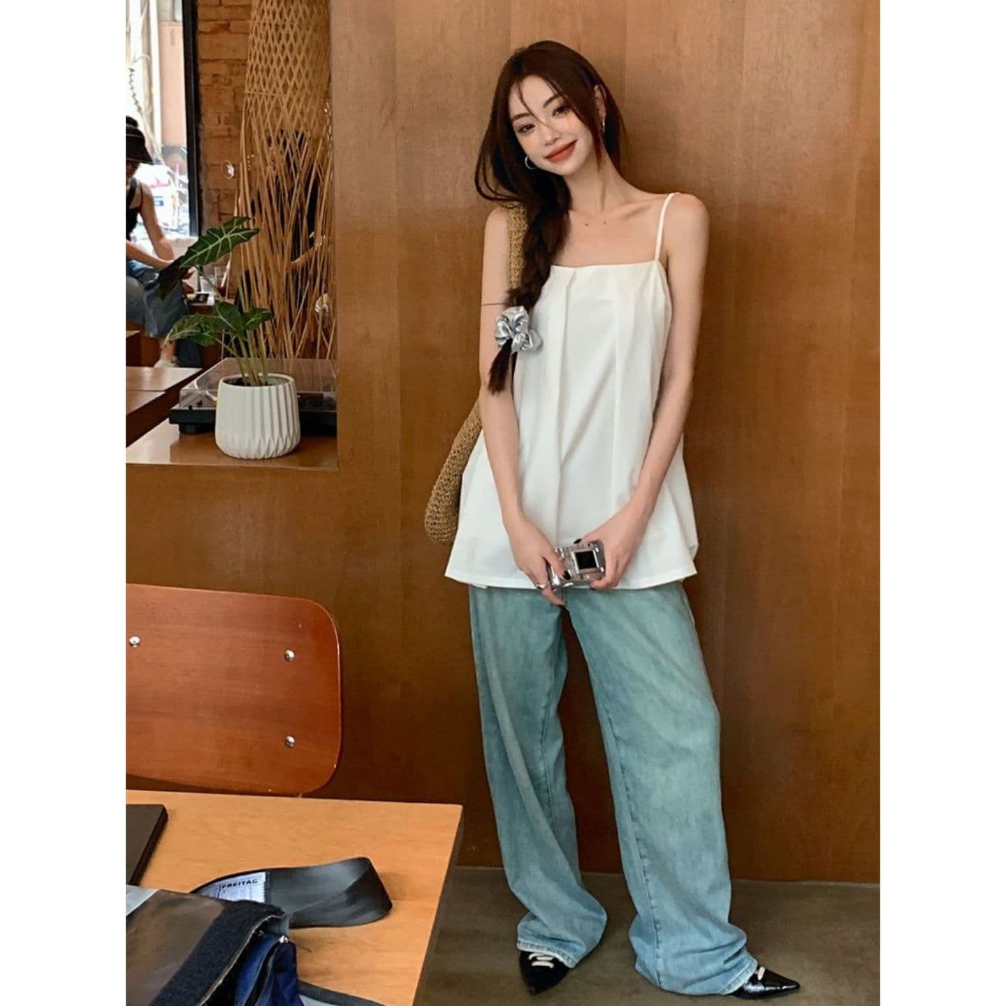 달콤한 핫걸 섹시함 루즈핏 화이트 백리스 슬립 맨위 여성 여름 이미지 2