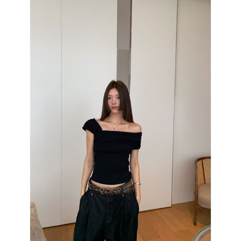 원본 것 레트로 체크무늬 체크무늬 오프숄더 민소매 티셔츠 쇼트 스타일 몸매 가꾸기 슬림해 보이는 검정색 맨위 이미지 4