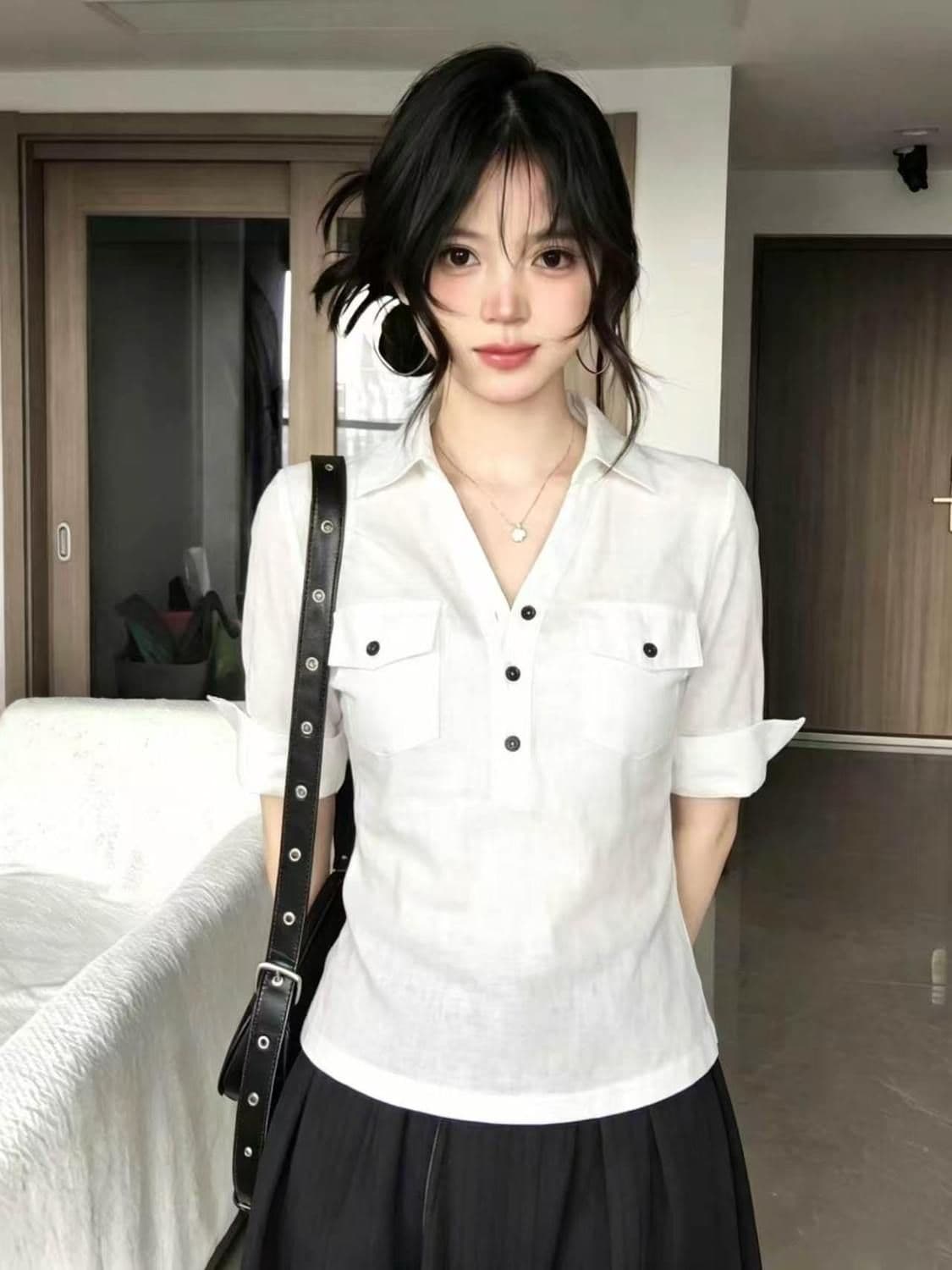 눈꽃 면 핫걸 반팔 캐주얼 화이트 폴로 칼라 중간 소매 티셔츠 여성 디자인 센스 몸매 가꾸기 슬림해 보이는 출퇴근 맨위 이미지 2