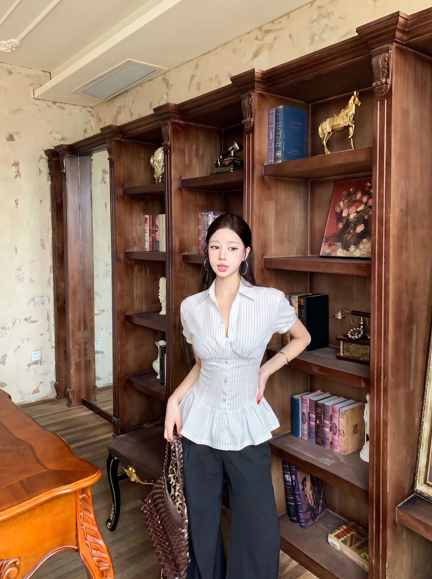 원본 품질 폴로 칼라 셔츠 여성 의류 여름 타이트 레트로 품격 셔츠 다용도 슬림해 보이는 반팔 맨위 상세 이미지 5