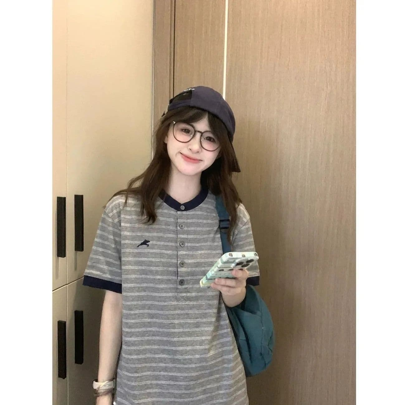 광저우 원단 60 면 40 폴리 에스터 이후 패키지 칼라 뒤로 3 차원 자수 반팔 티셔츠 남녀 정가 상세 이미지 4
