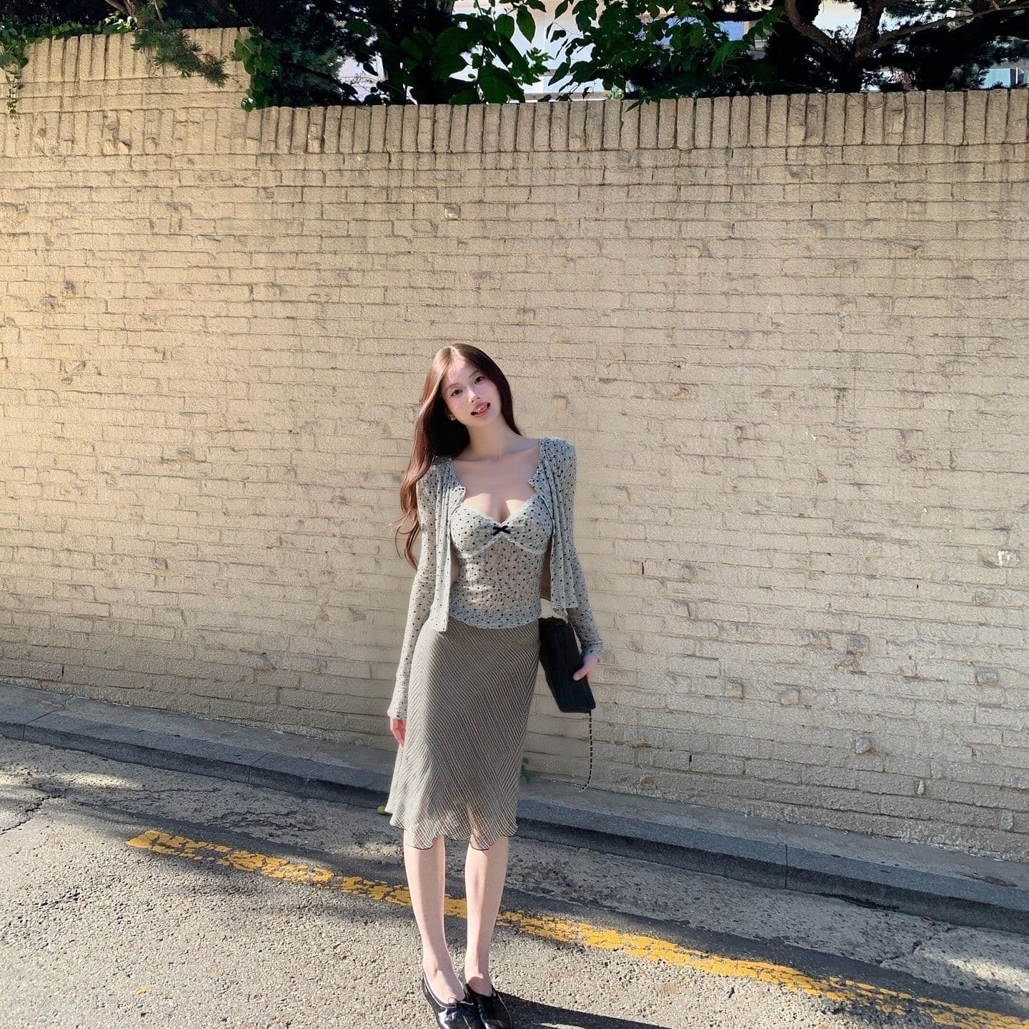 도트 무늬 하트 긴팔 오픈 가디건 여성 여름 레이스 조각 캐미솔 슬림해 보이는 투피스 슈트 이미지 4