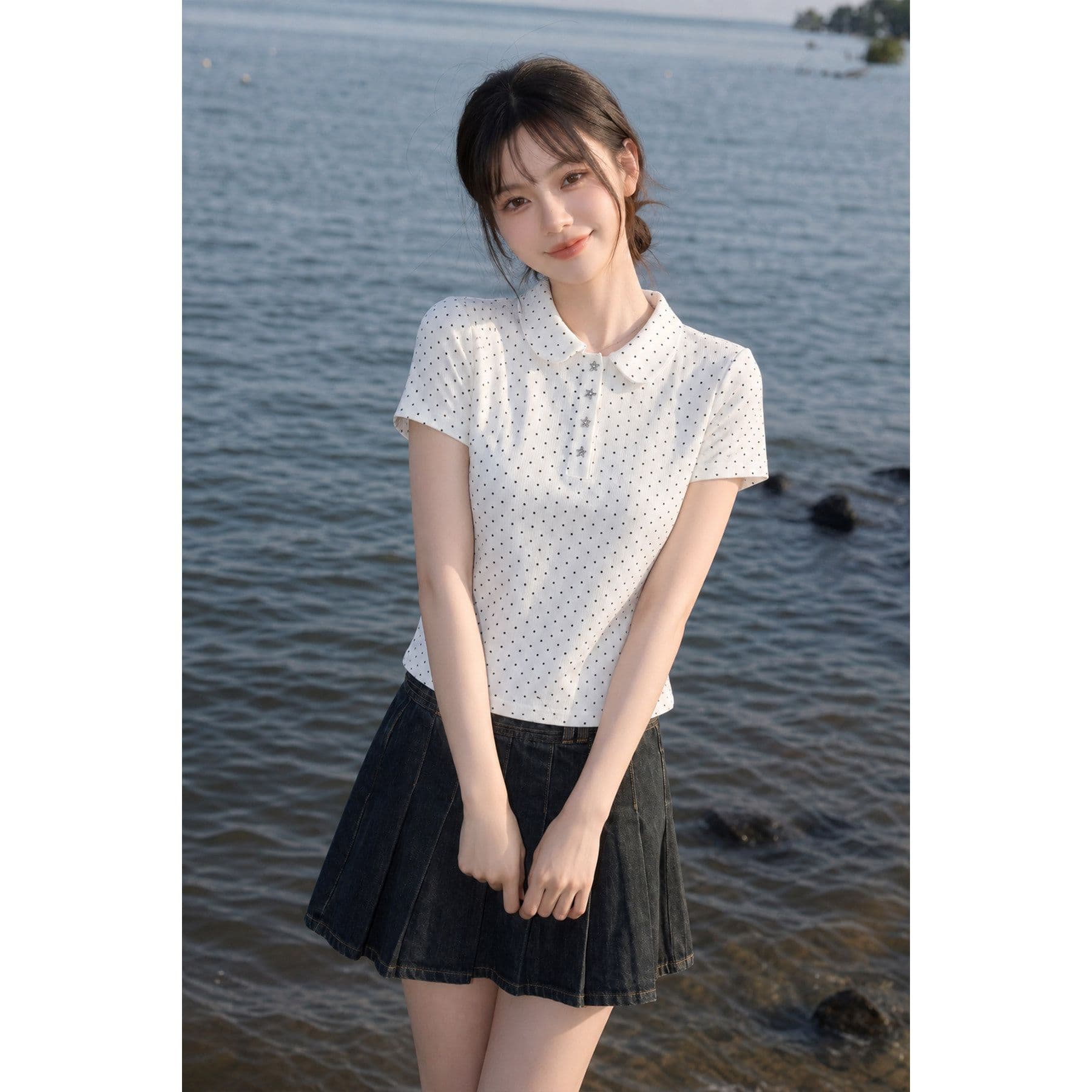 부드러운 나무 과립 자카드 화이트 도트 무늬 폴로 칼라 반팔 티셔츠 여성 여름 단추 디자인 센스 몸매 가꾸기 작은 대중 맨위