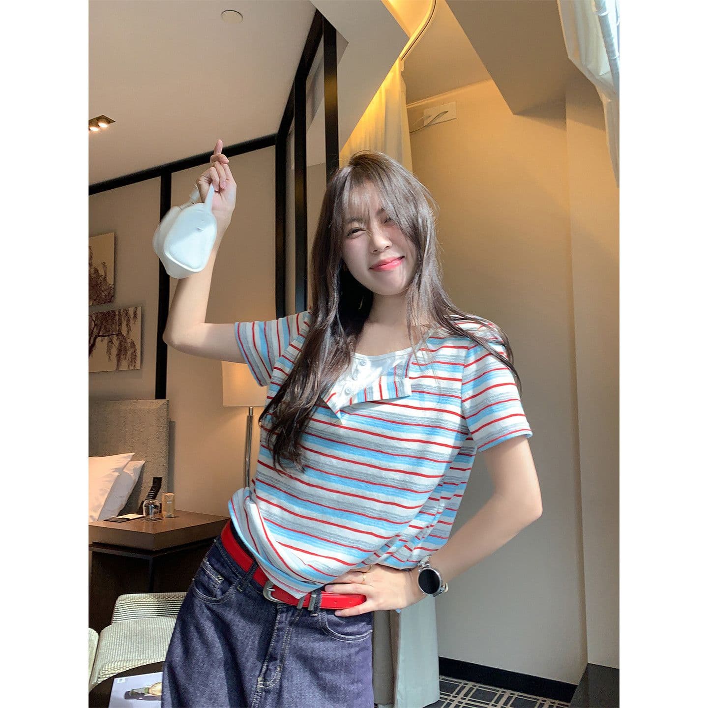 원본 스트라이프 65 면 35 폴리 에스터 한 부서 레트로 빨간색 블루 기사 페이크 레이어드 긍정적 인 어깨 반팔 티셔츠 여성 루즈핏 맨위