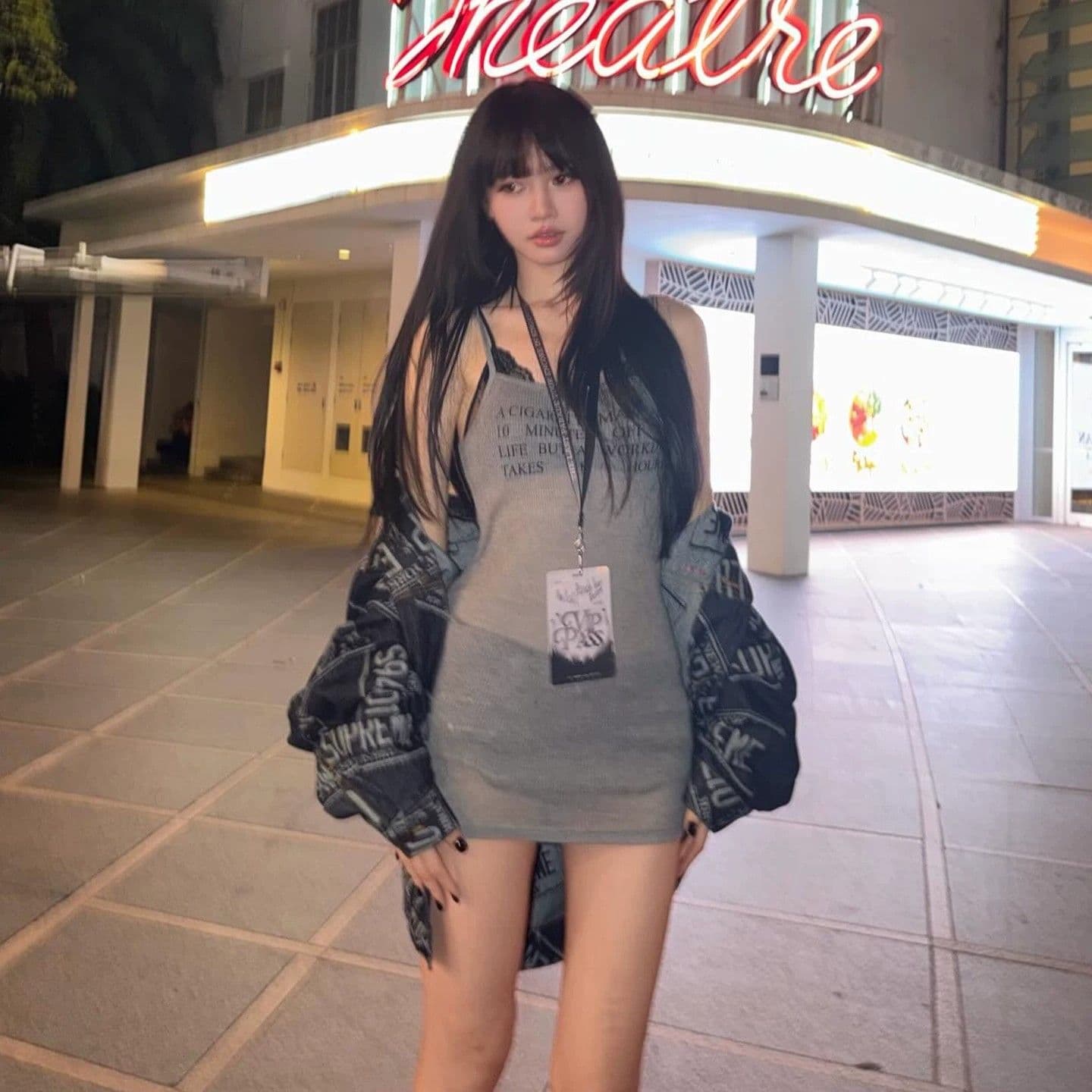 회색 알파벳 프린트 캐미솔 섹시함 핫걸 아메리칸 y2k 바람 맨위 상세 이미지 2
