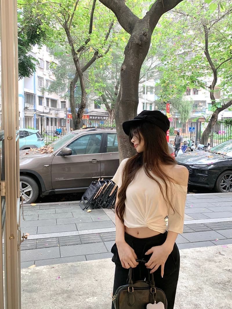 달콤한 매운맛 바람 비스듬한 칼라 오프숄더 핫걸 쇼트 스타일 이슬 뼈의 맨위 한 부서 ins 여름 신제품 다용도 회색 캐주얼 티셔츠 상세 이미지 5