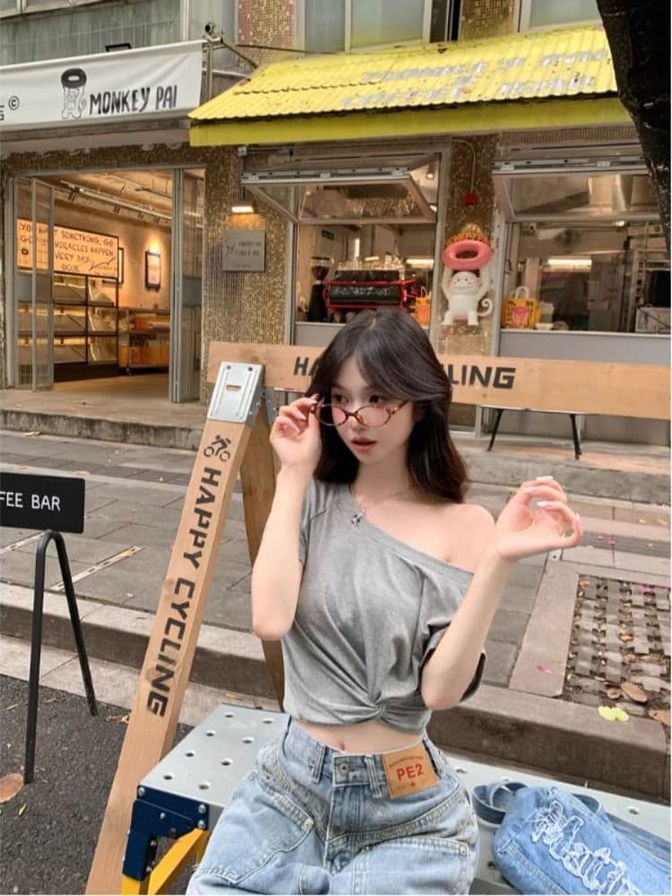 달콤한 매운맛 바람 비스듬한 칼라 오프숄더 핫걸 쇼트 스타일 이슬 뼈의 맨위 한 부서 ins 여름 신제품 다용도 회색 캐주얼 티셔츠 상세 이미지 13