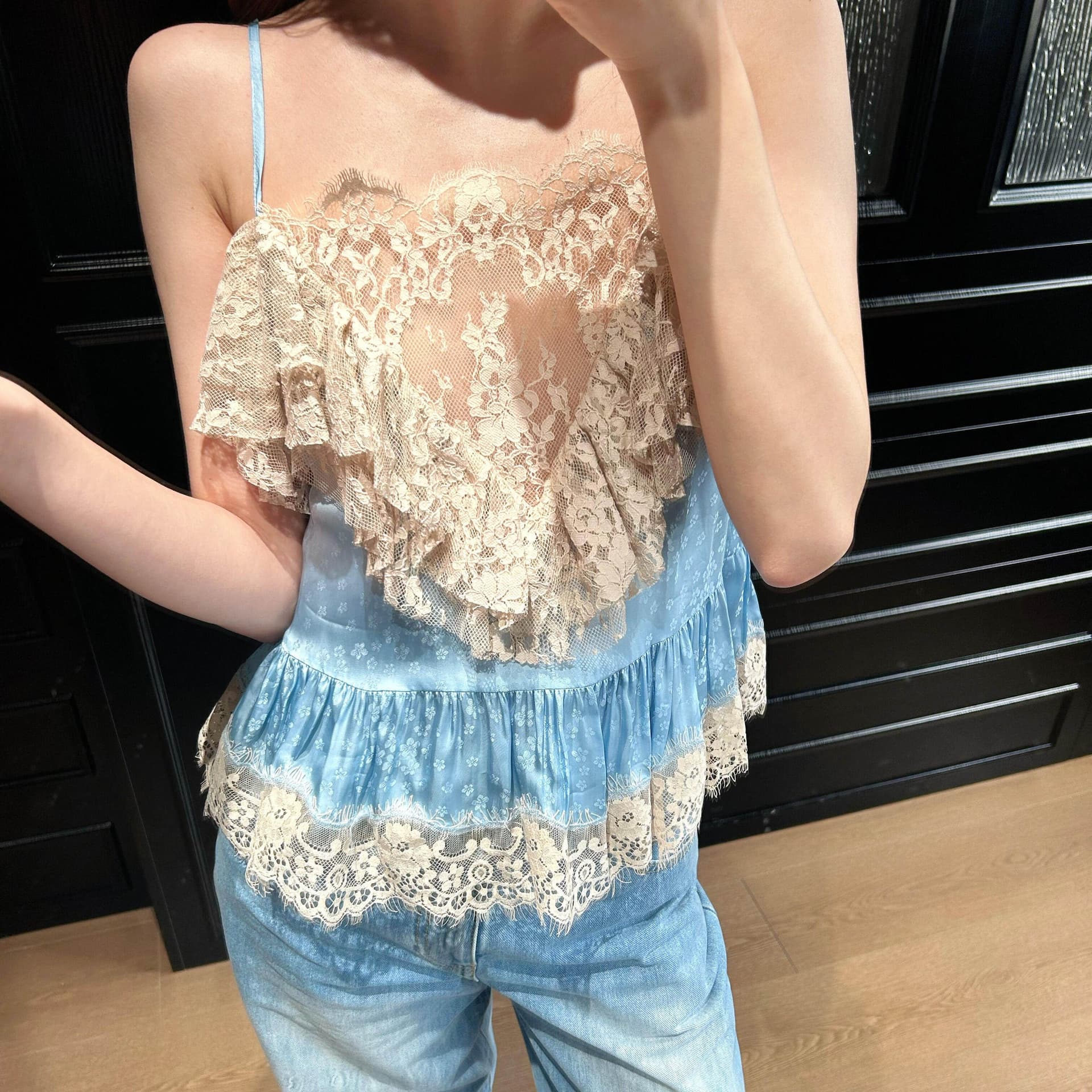 원본 원단 프랑스식 디자인 센스 무거운 작업 파란색 레이스 레이스 패치워크 프릴 순수한 욕망 센스 슬립 맨위