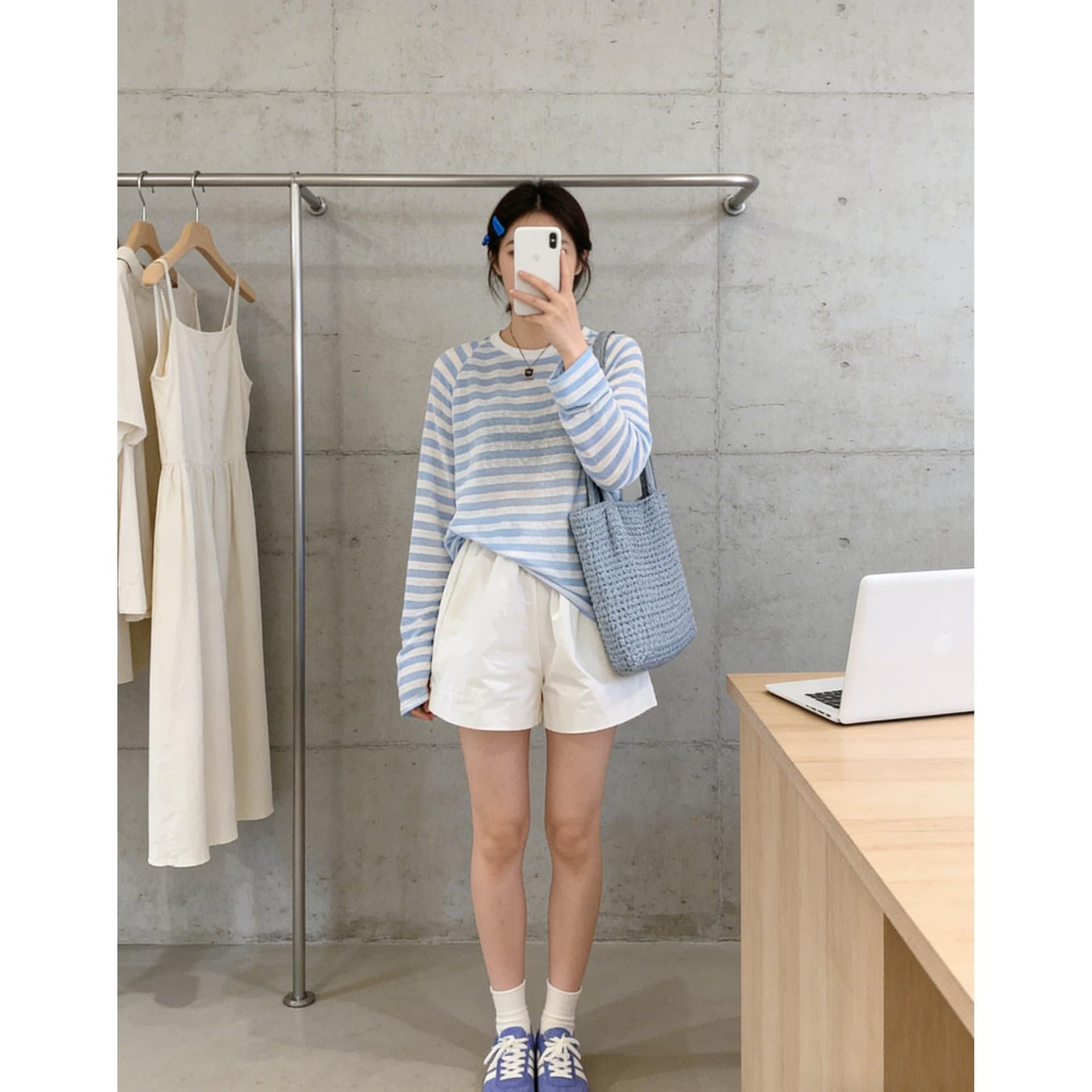 120 그램 60 면 40 폴리 에스터 연령 감소 한 부서 배색 스트라이프 여름 새로운 얇고 가벼운 티셔츠 여성 느긋한 바람 긴팔 맨위 상세 이미지 4