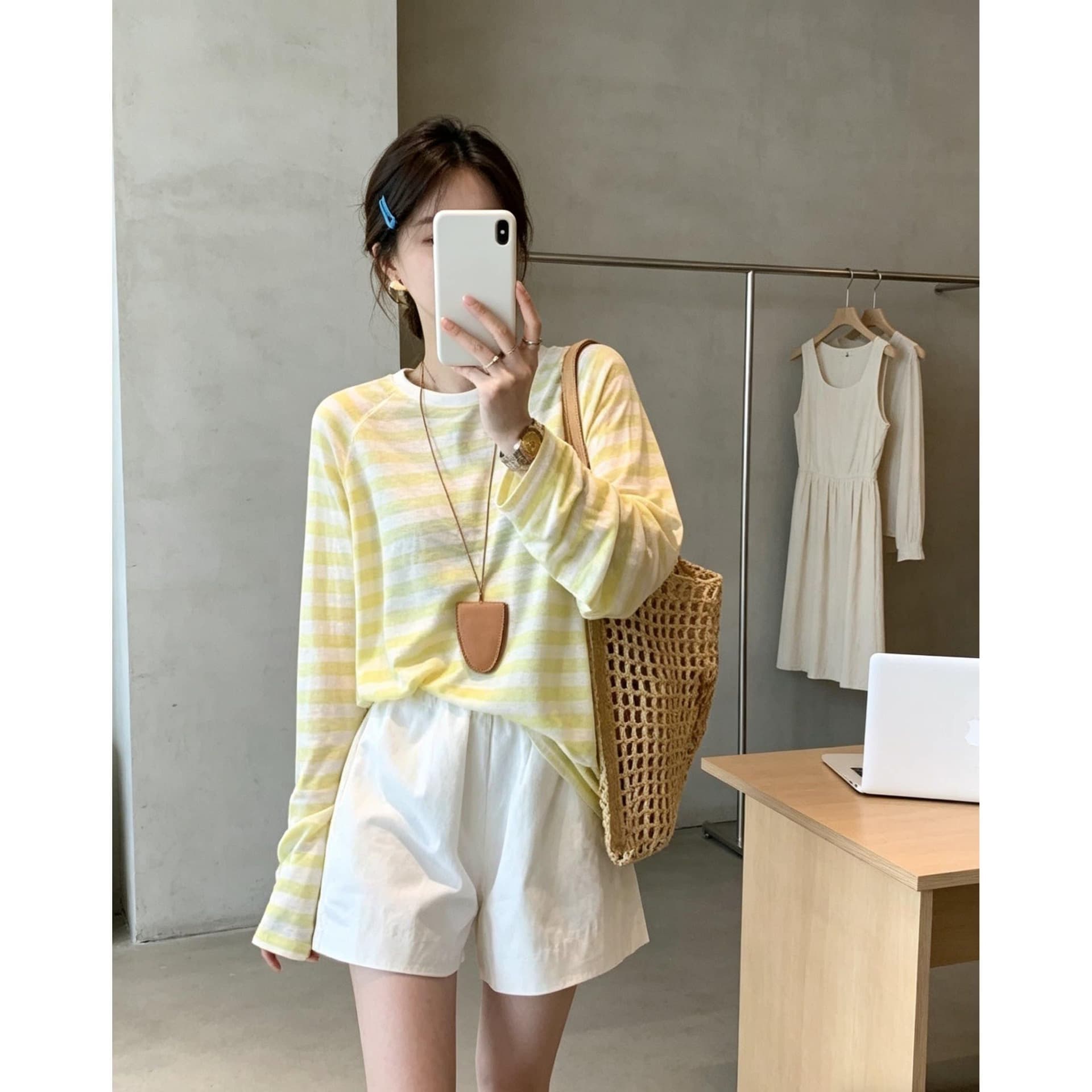 120 그램 60 면 40 폴리 에스터 연령 감소 한 부서 배색 스트라이프 여름 새로운 얇고 가벼운 티셔츠 여성 느긋한 바람 긴팔 맨위 상세 이미지 7