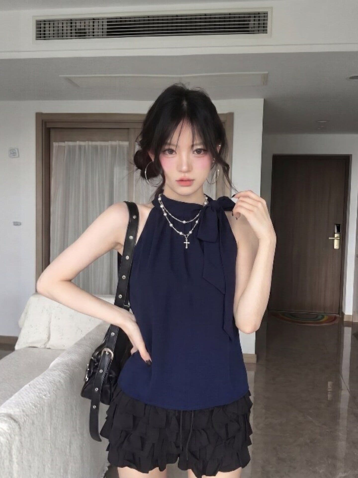 해군 레이스업 행침 목 캐미솔 여름 고급 센스 몸매 가꾸기 슬림해 보이는 섹시함 핫걸 외출용 민소매 맨위