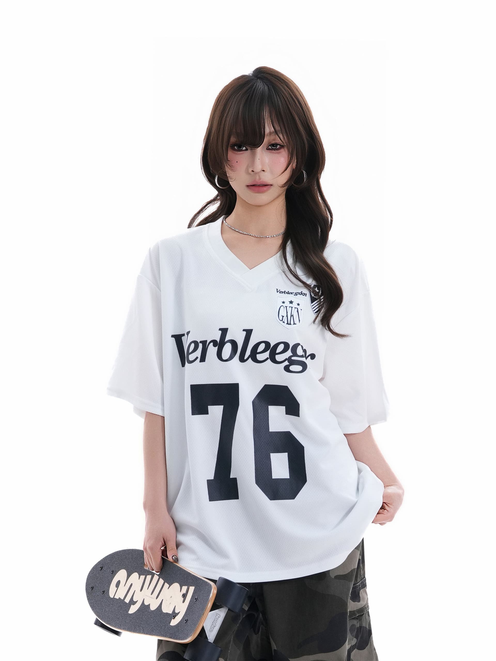 이후 패키지 칼라 보안 버클 원단 단일 구멍 얼굴 버드 눈 V넥 루즈핏 프린트 반팔 알파벳 티셔츠 여성 여름 상세 이미지 10