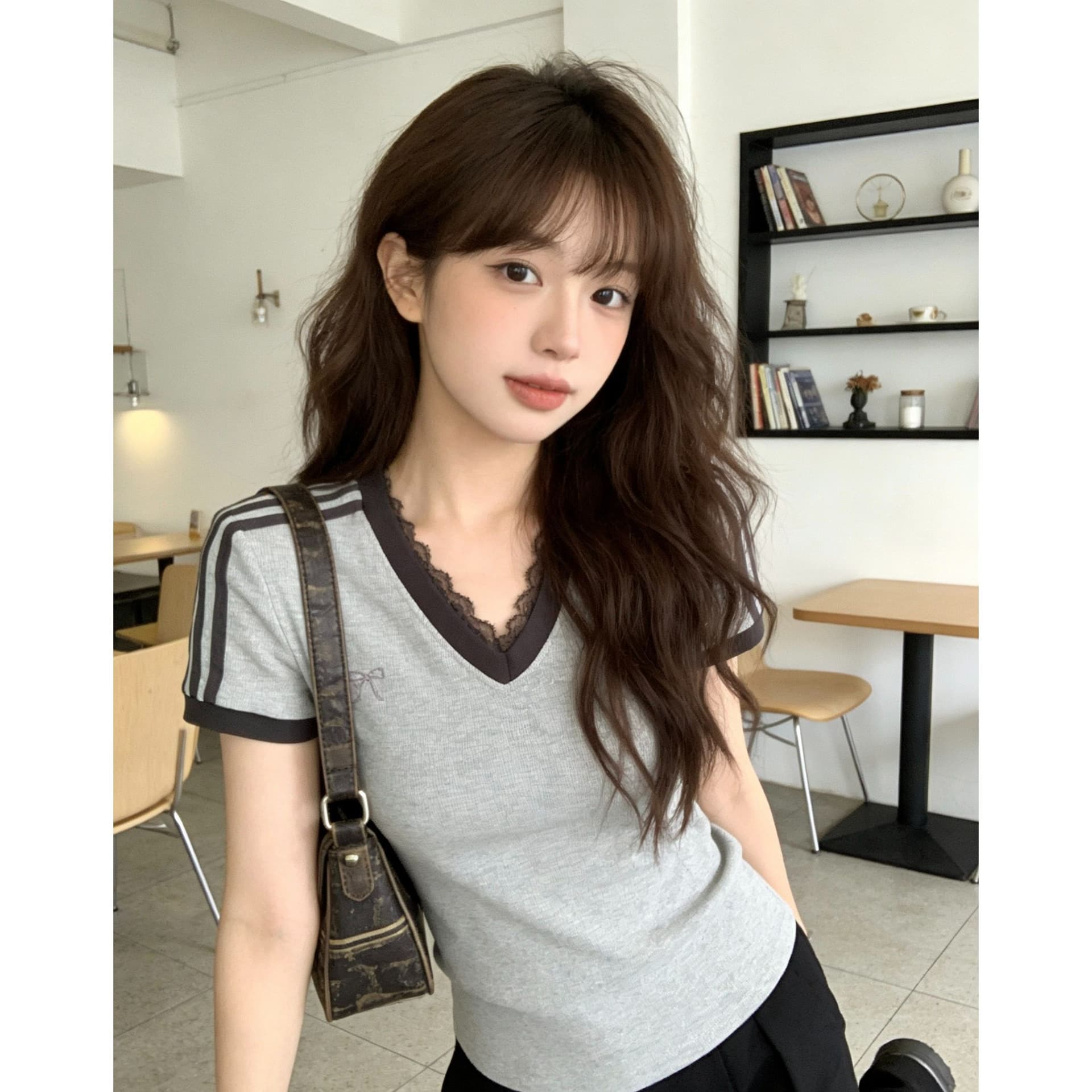 260 그램 사람들 면 레이스 레이스 V넥 반팔 티셔츠 여성 여름 새로운 긍정적 인 어깨 스트라이프 몸매 가꾸기 디스플레이 얇고 작은 맨위