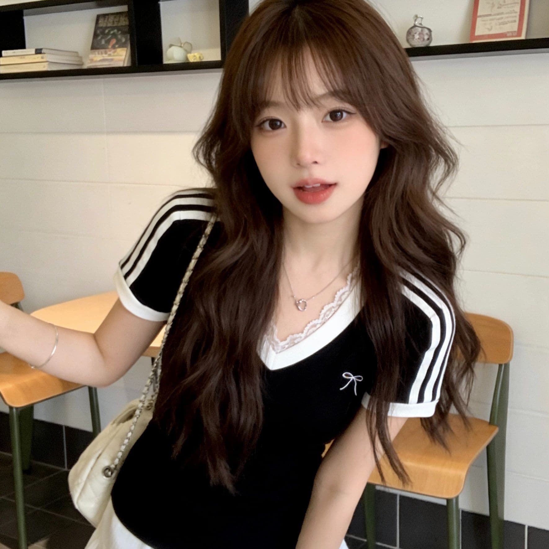 260 그램 사람들 면 레이스 레이스 V넥 반팔 티셔츠 여성 여름 새로운 긍정적 인 어깨 스트라이프 몸매 가꾸기 디스플레이 얇고 작은 맨위 이미지 2