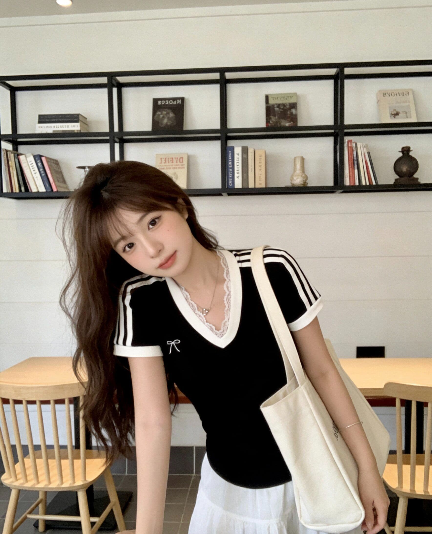 260 그램 사람들 면 레이스 레이스 V넥 반팔 티셔츠 여성 여름 새로운 긍정적 인 어깨 스트라이프 몸매 가꾸기 디스플레이 얇고 작은 맨위 상세 이미지 4