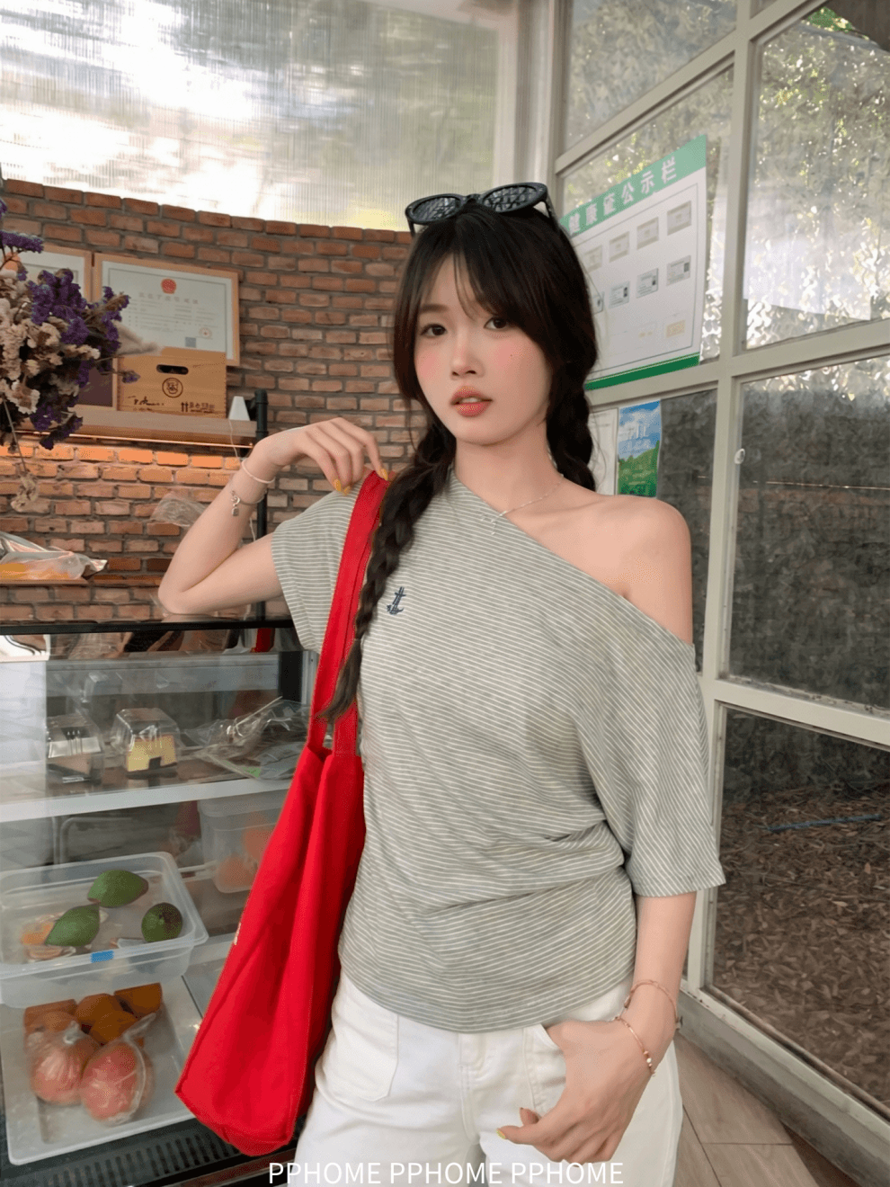 아메리칸 레트로 배색 스트라이프 프린트 비스듬한 어깨 오프숄더 반팔 티셔츠 2026 여름 새로운 몸매 가꾸기 다용도 맨위 상세 이미지 3