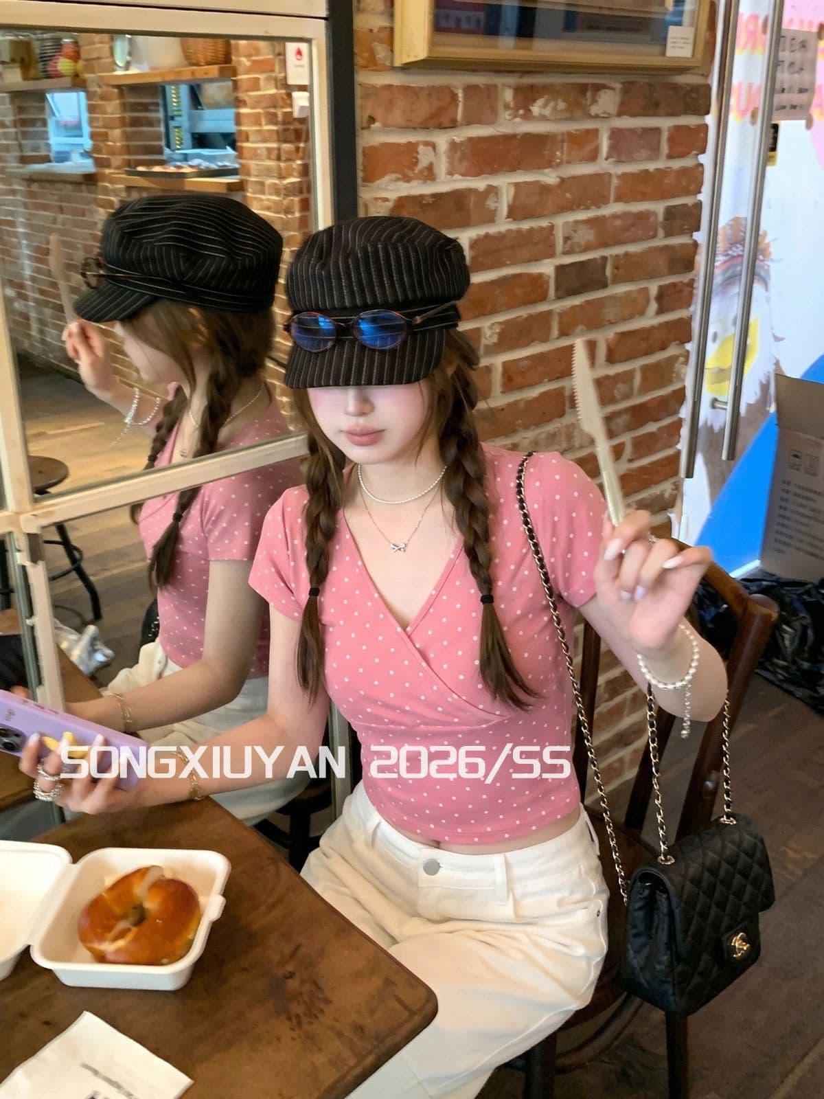 210 그램 좋은 면 도파민 달콤한 핫걸 도트 무늬 V넥 반팔 티셔츠 여성 여름 몸매 가꾸기 슬림해 보이는 작은 키 맨위 상세 이미지 4