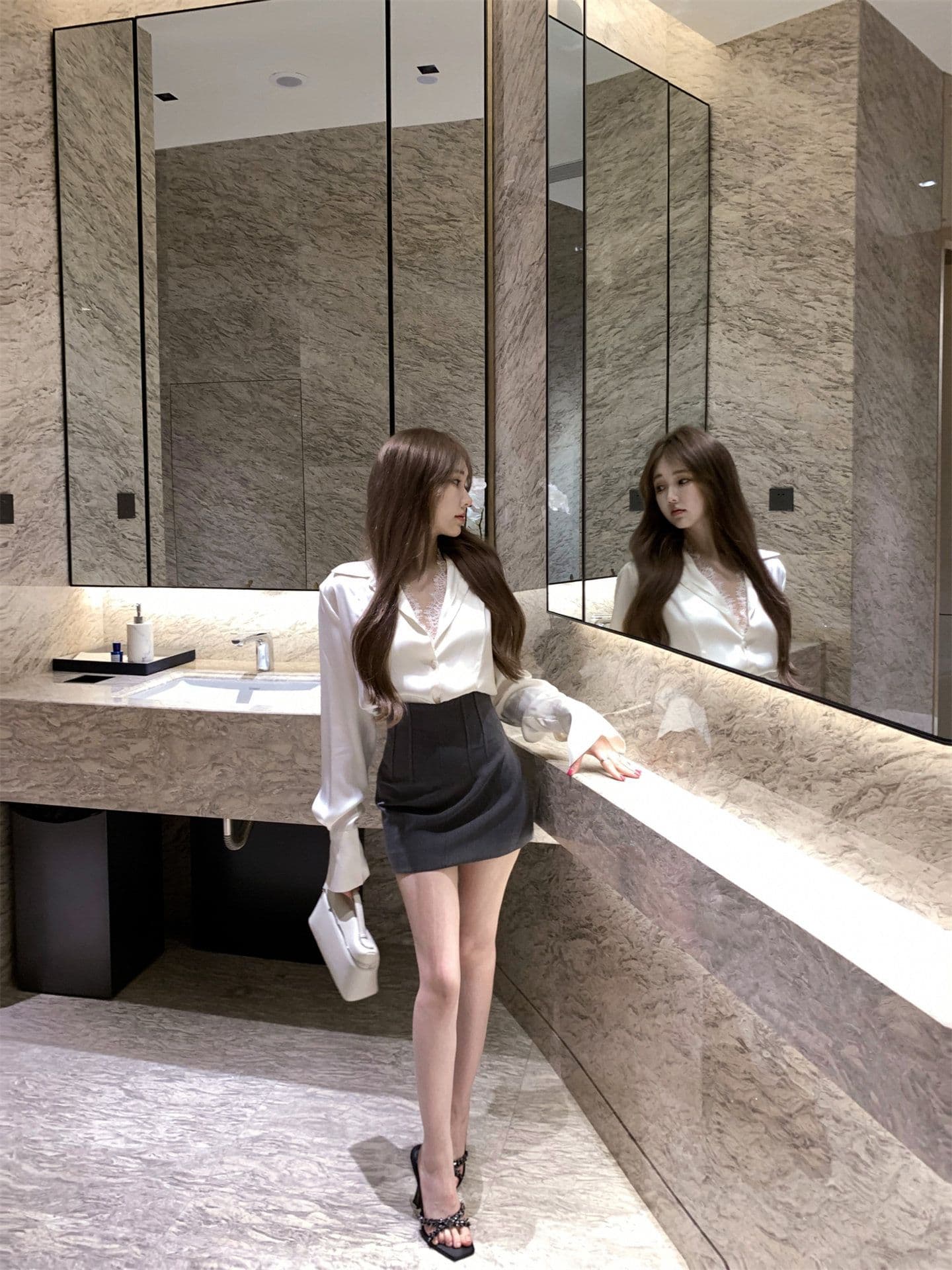 좋은 품질 화이트 POLO 칼라 레이스 레이스 셔츠 봄 가을 디자인 센스 화이트 긴팔 맨위 상세 이미지 4