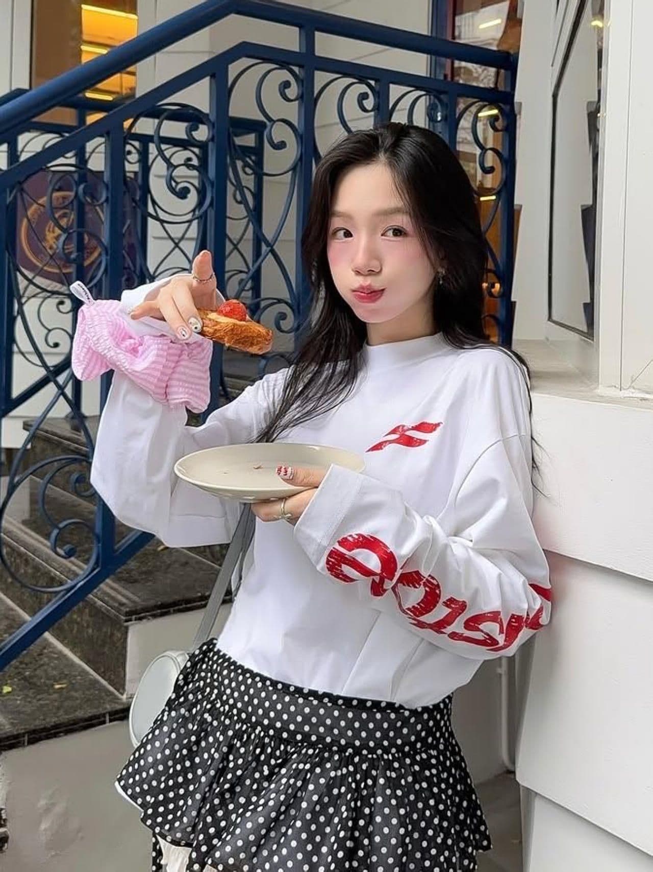 폭발 200그램 순면 플러그 루오 모방 당겨서 어깨 테두리 프린트 루즈핏 만나는 긴팔 티셔츠 여성